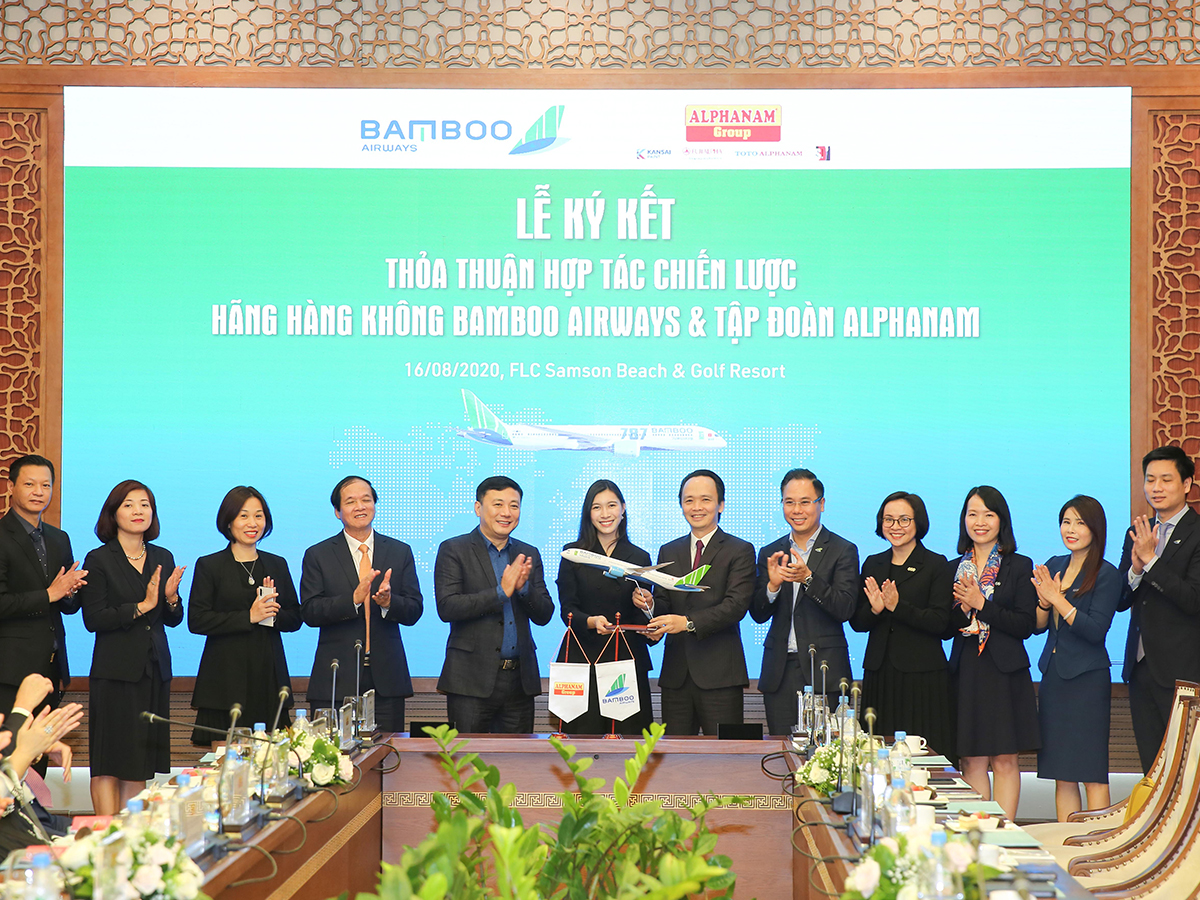 Read more about the article ALPHANAM GROUP VÀ FLC KÝ KẾT HỢP TÁC CHIẾN LƯỢC TOÀN DIỆN