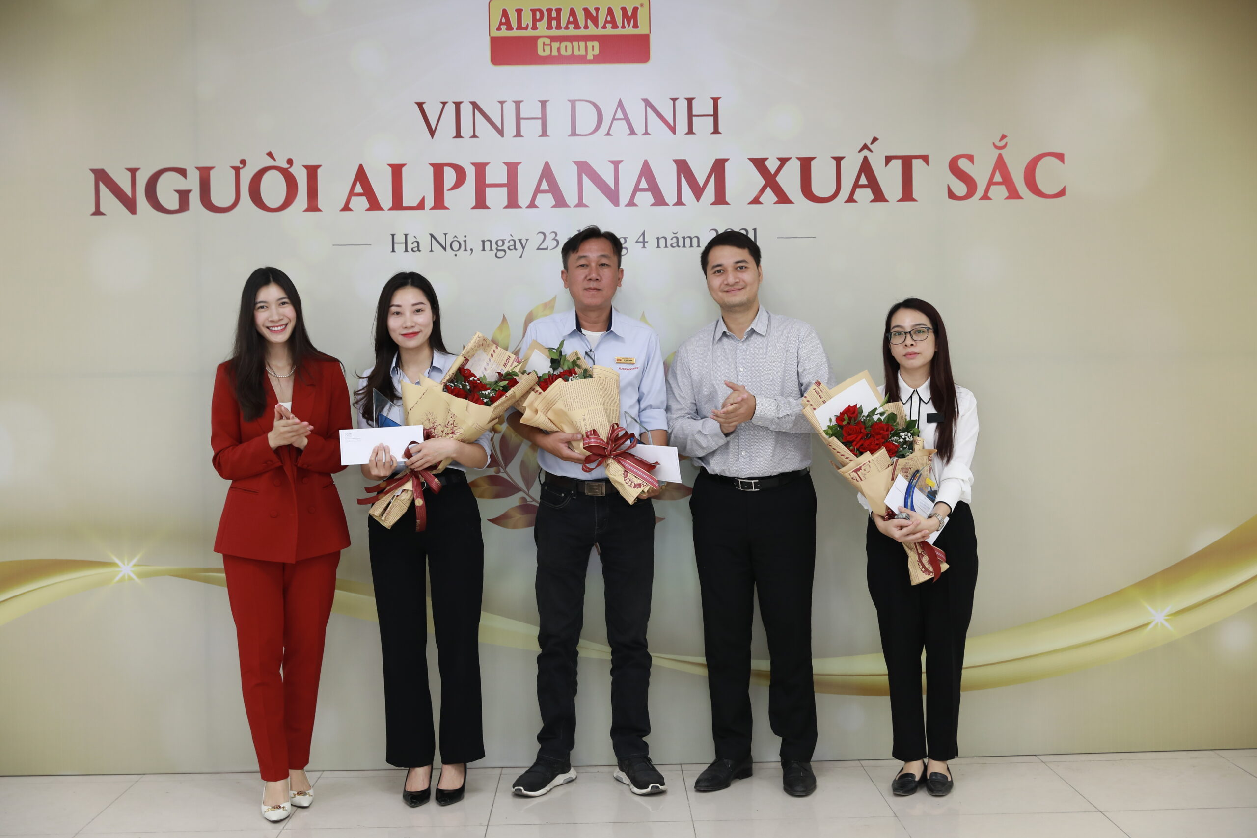 Read more about the article [VIDEO HIGHLIGHT] NHỮNG KHOẢNH KHẮC ĐÁNG NHỚ TẠI LỄ VINH DANH NGƯỜI ALPHANAM XUẤT SẮC NHẤT 2020 VÀ QUÝ I/2021