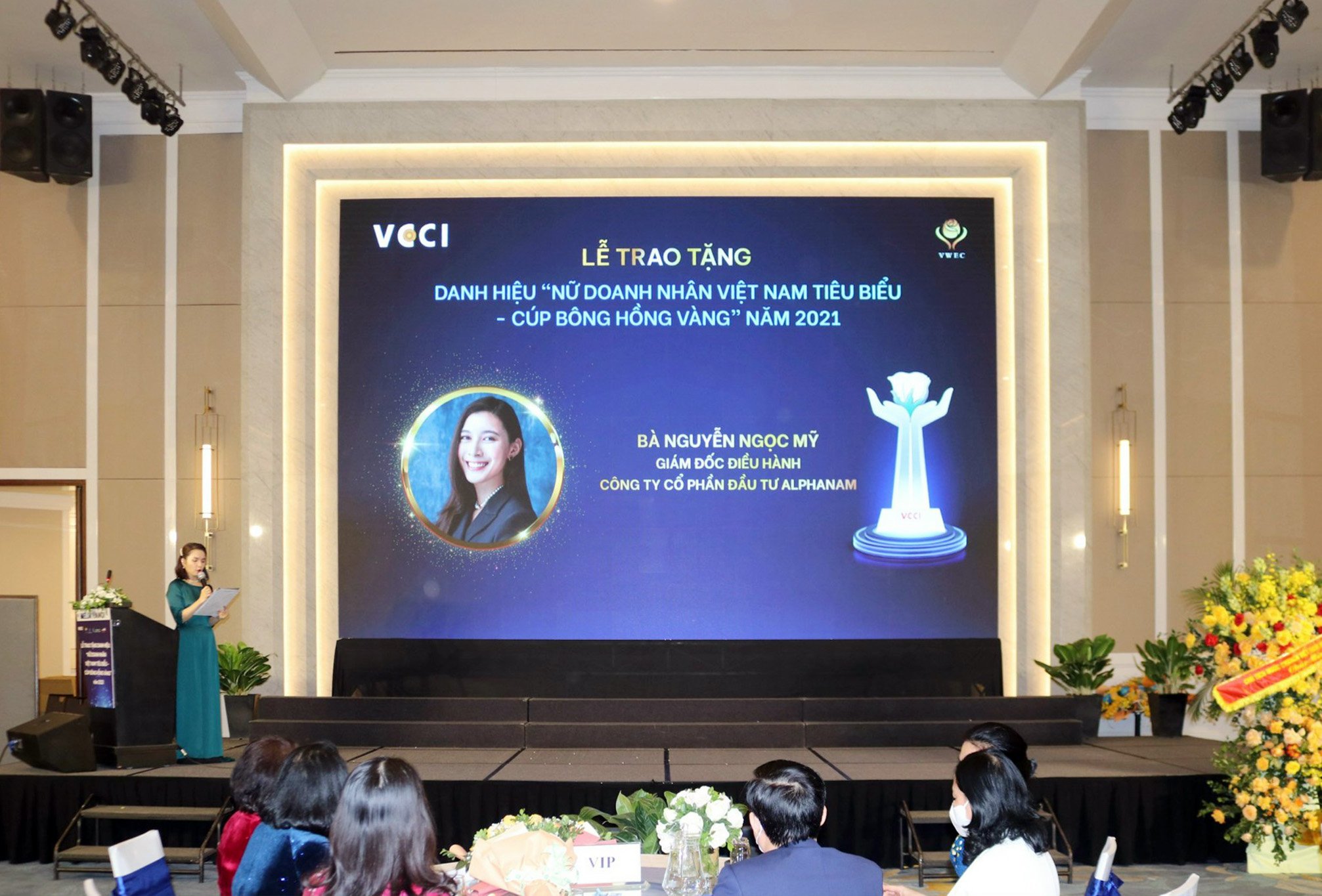 Read more about the article TỔNG GIÁM ĐỐC NGỌC MỸ: “BÔNG HỒNG VÀNG” TRẺ NHẤT 2021